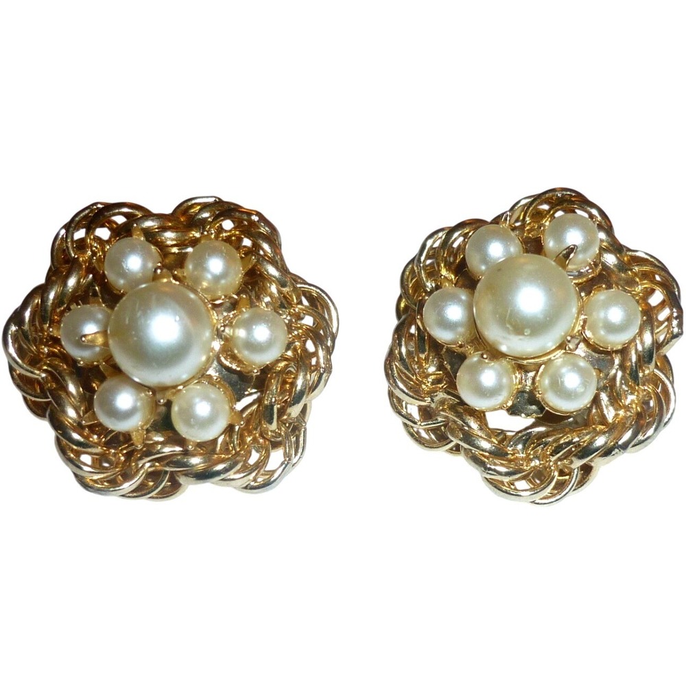 Vintage Hobe Gold Tone Faux Pearl Cluster Woven Chain Clip On Earrings 1 Inch‎